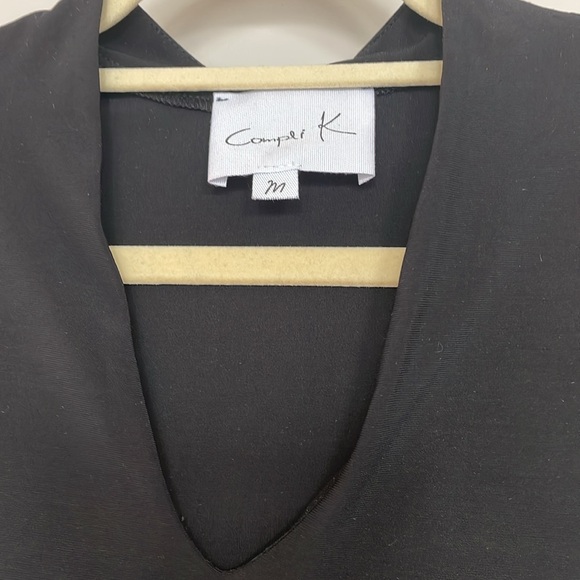 Sleeveless tunic top - Picture 2 of 6